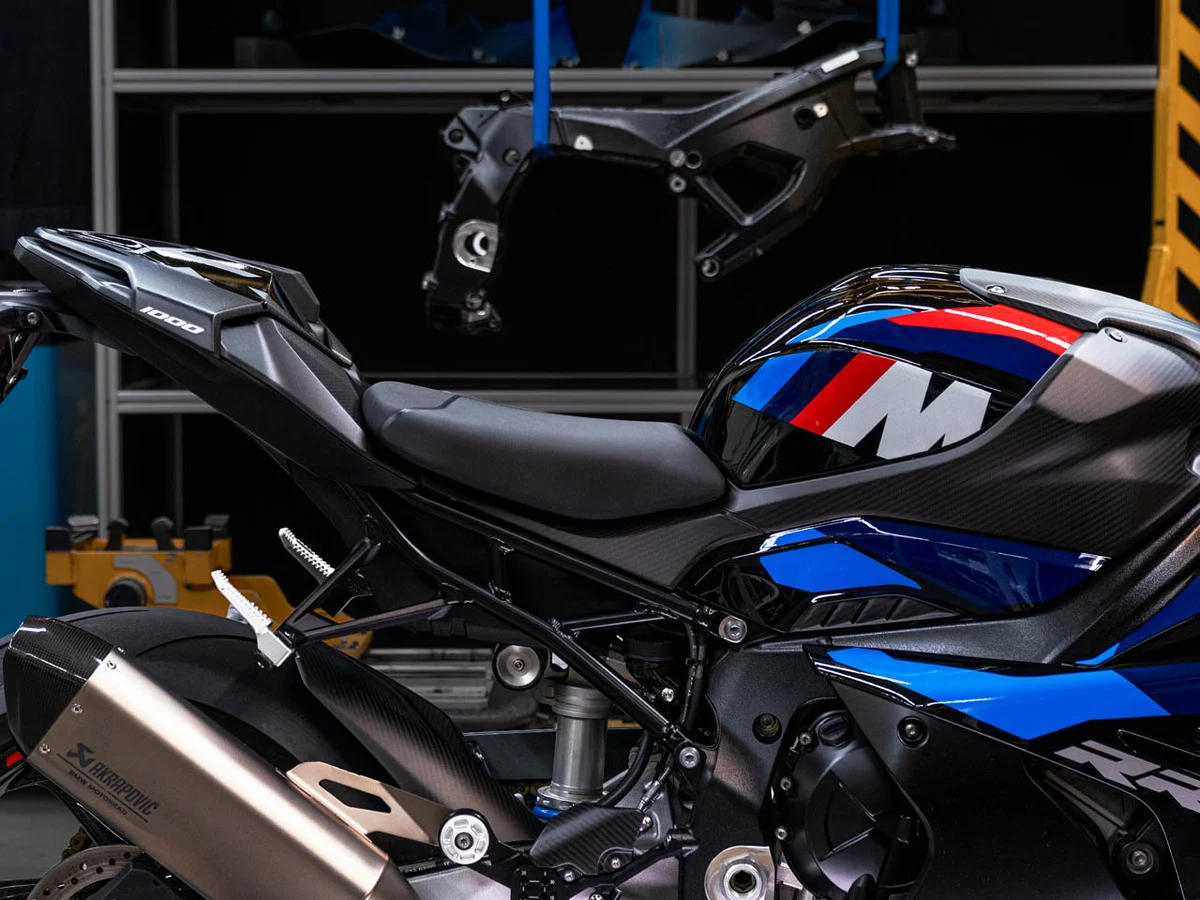 Chassi de alumínio da BMW M 1000 RR 2027 com estrutura 1,3 kg mais leve