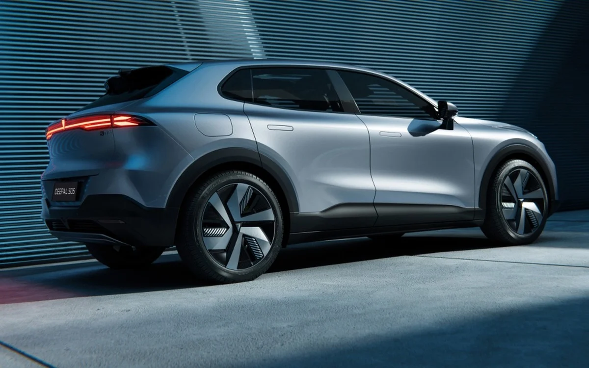 Bateria LFP de 18,4 kWh equipada no Changan Deepal S05 PHEV