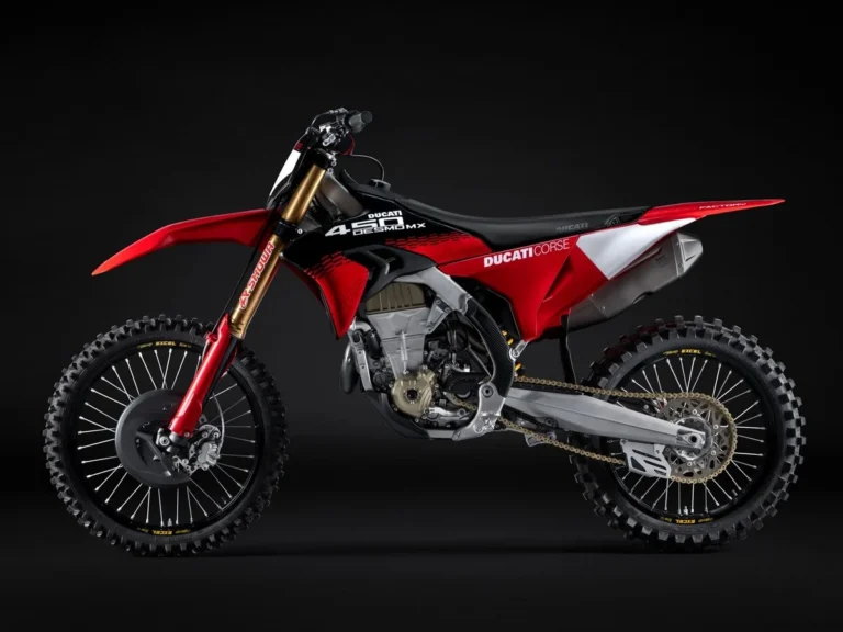 Ducati Desmo450 MX e Factory 2026 desembarcam no Brasil com preços a partir de R$ 99 mil