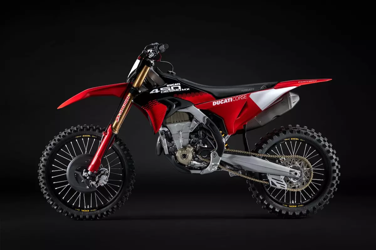 Ducati Desmo450 MX exibe quadro de alumínio e conjunto de motocross