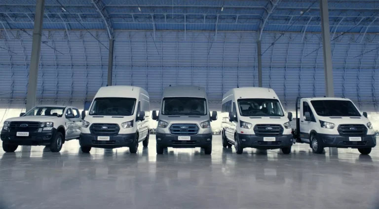 Ford Transit e E-Transit ganham revisões grátis e reduzem custo de manutenção
