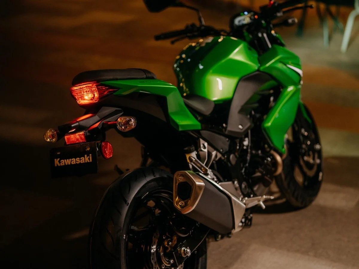 Motor bicilíndrico de 296 cm³ equipa a Kawasaki Z300 2027