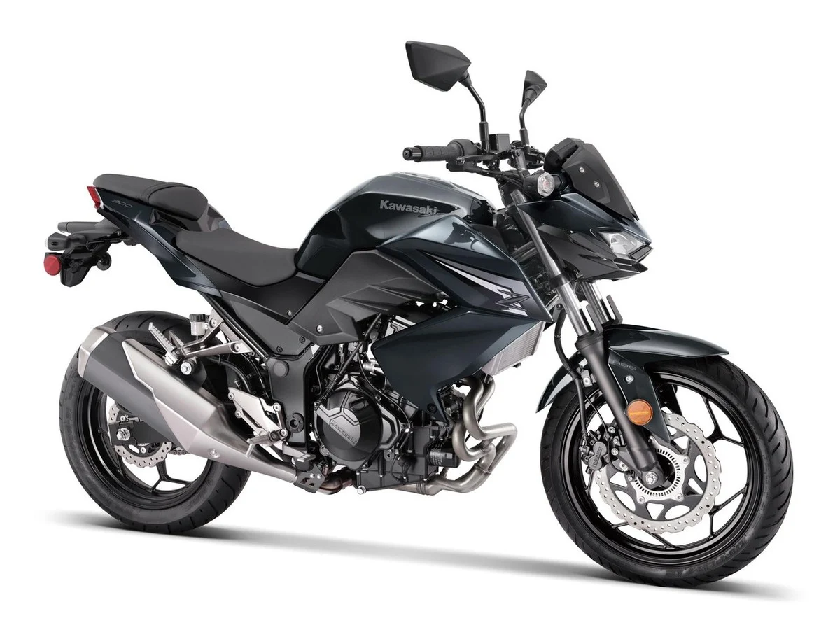 Kawasaki Z300 2027 aparece com tanque esculpido e carenagens compactas