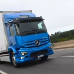 Mercedes-Benz oferece vouchers de até R$ 4 mil para mulheres tirarem CNH D