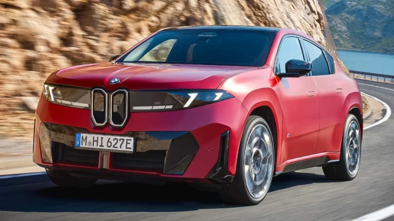 Novo BMW iX4 2027 estreia estilo retrô e bateria gigante com 828 km