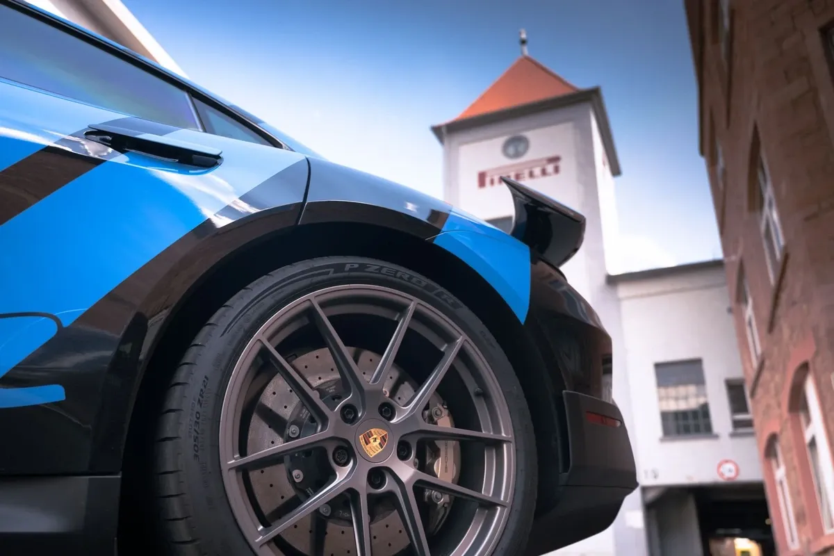 Pirelli Cinturato P6 instalado no BYD Dolphin Mini para uso em carro elétrico