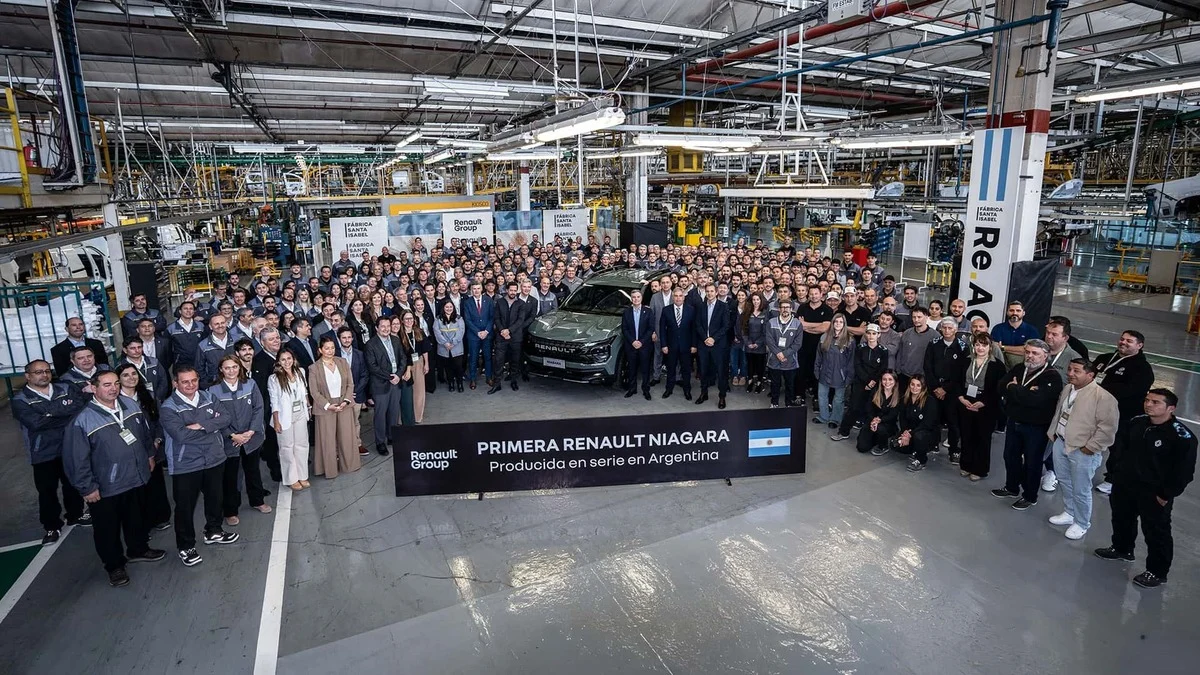 Nova Renault Niagara exibindo a caçamba espaçosa e rodas de liga leve