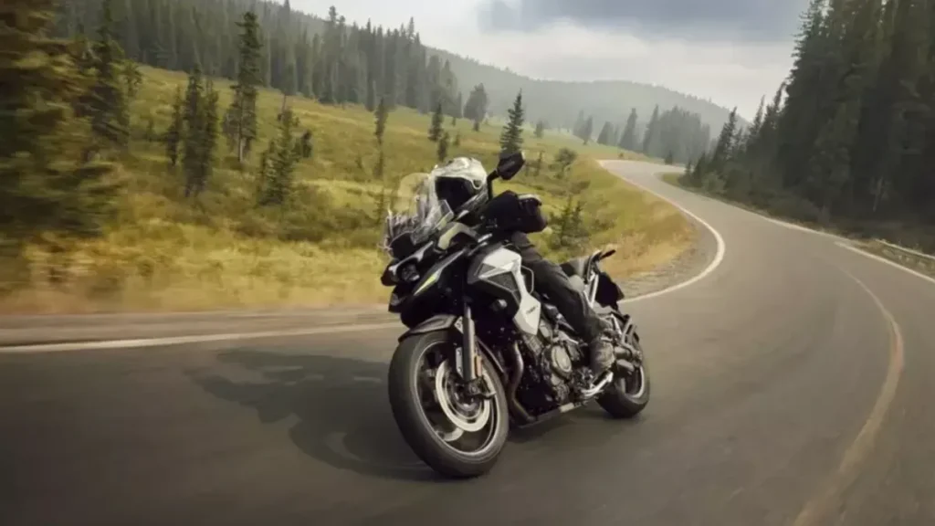 Triumph Tiger 1200 2027 chega a 158 cv e reduz altura ao parar