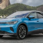 Volkswagen ID.4 estreia por R$ 299.990 e encara o Tiguan de igual para igual